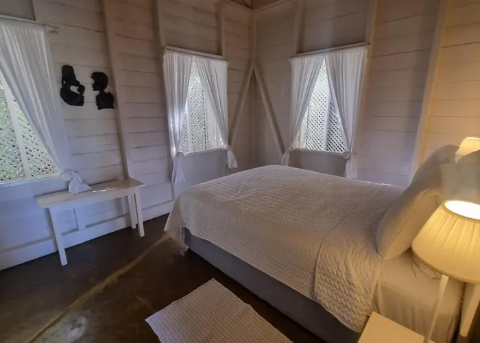 Bolt Hole Villa